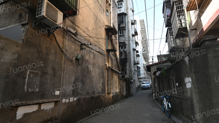 湘绸宿舍外景图