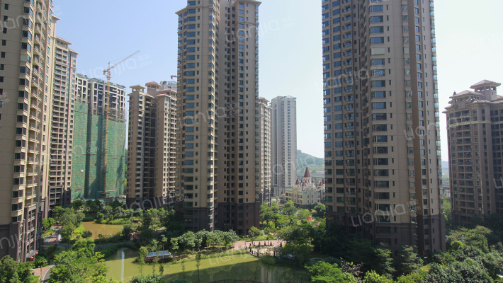 荔富湖畔外景图