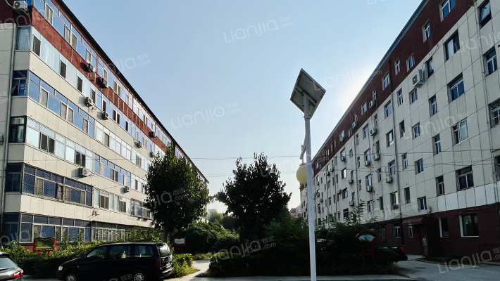 地质队家属楼外景图