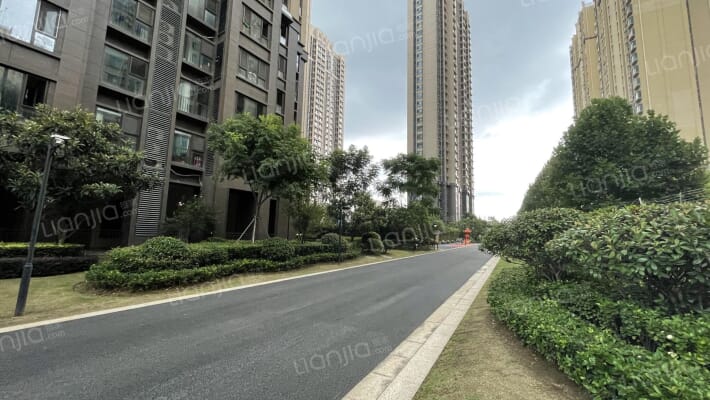 中国铁建青秀城外景图