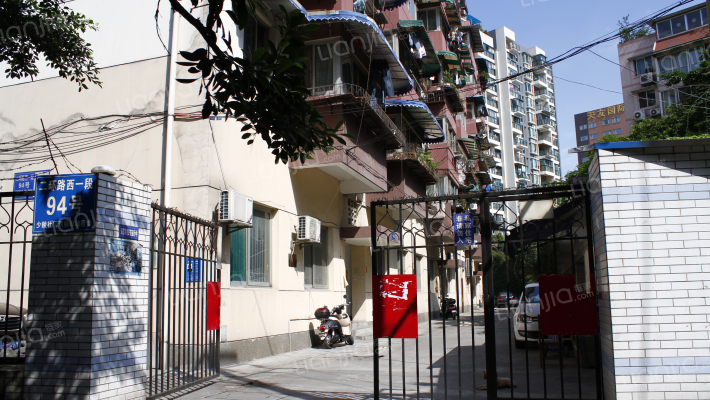 少陵社区双楠邮政宿舍外景图