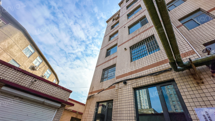 发改局家属楼外景图