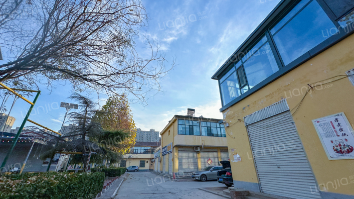 金源商贸广场外景图