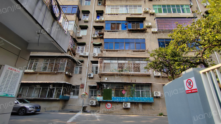 实验幼儿园宿舍外景图