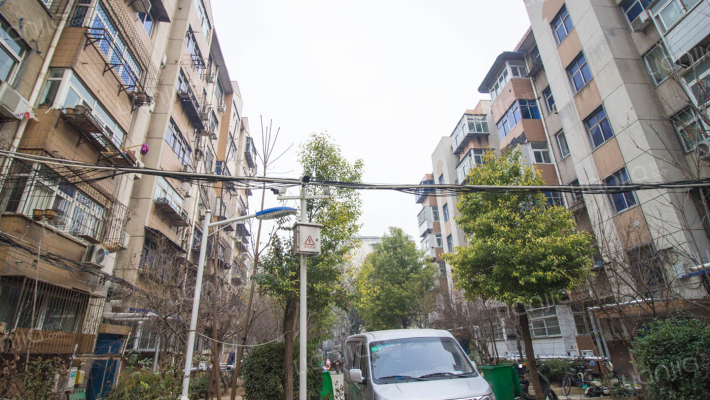 工人路330号院外景图