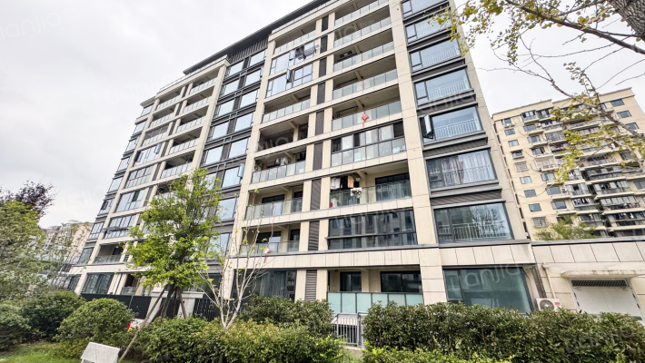 鸿祥学府外景图