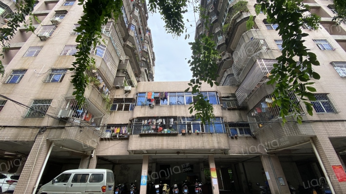 金银苑小区外景图