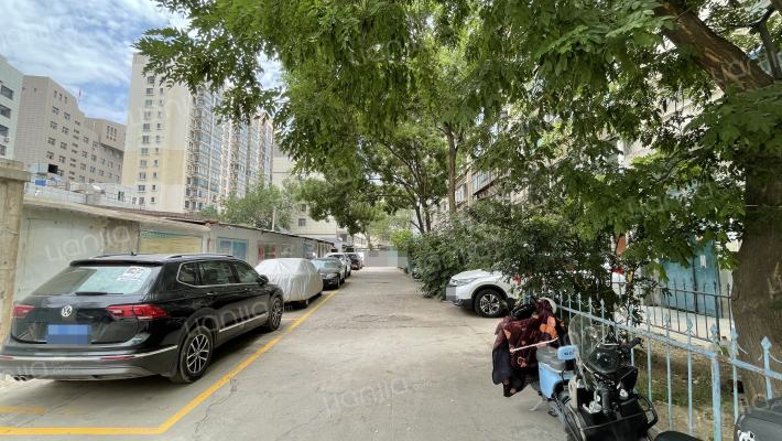 兰州自来水公司家属院外景图