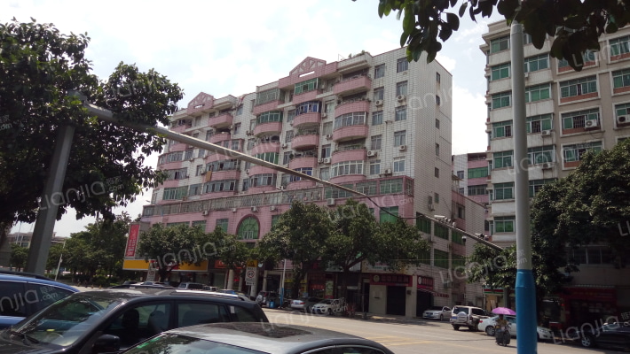 地产小区外景图