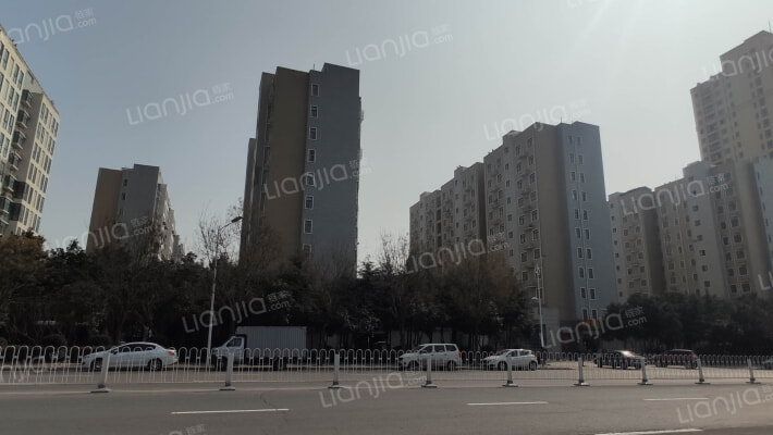 十輩陳莊外景图