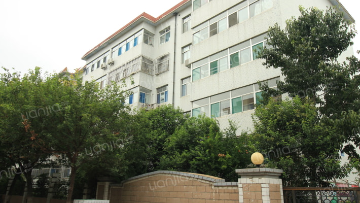 鸢飞小区外景图