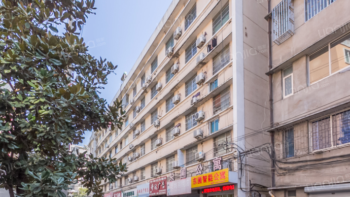 东圃公寓外景图