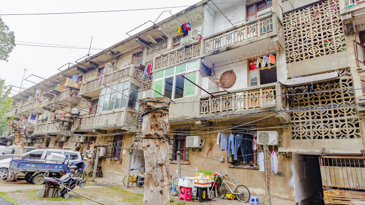 武缝宿舍外景图