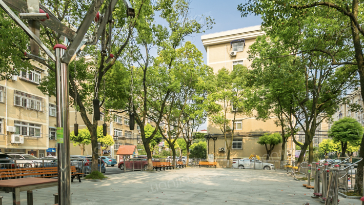 山鑫公寓外景图