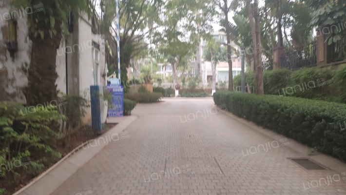 银滩别墅外景图