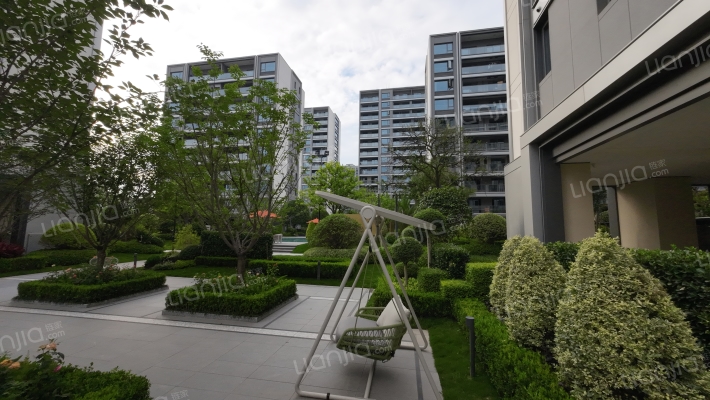 翠堤春华轩外景图