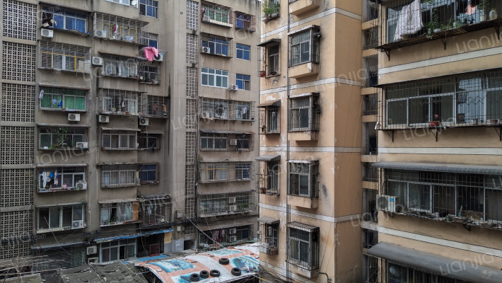 中房泰鑫公寓外景图