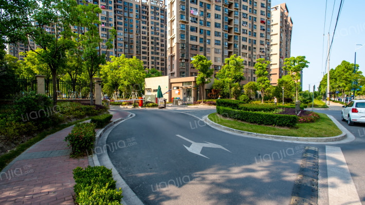 柳湖景庭外景图