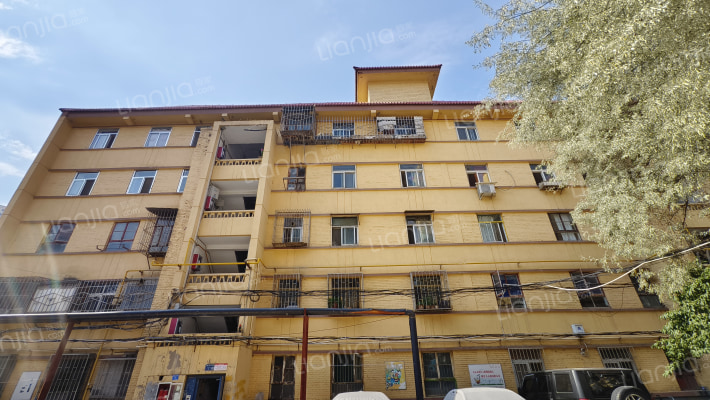 西坪粮油家属院外景图