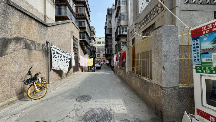 严家地搬迁大院外景图