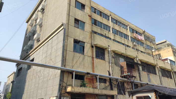 新华书店综合楼外景图