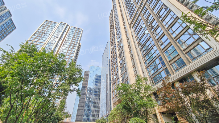 中海寰宇时代外景图