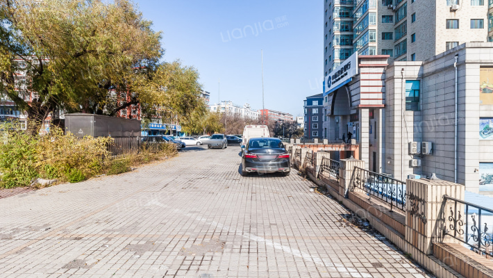 建行高层外景图