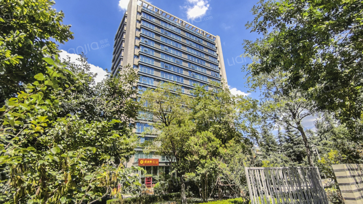 杰正山山山外景图