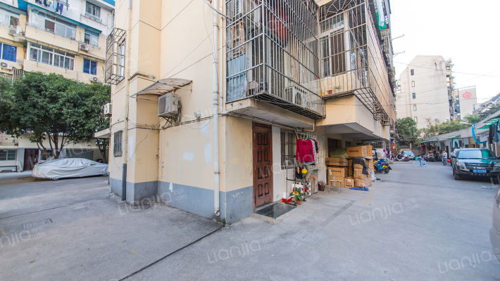 华星公寓外景图