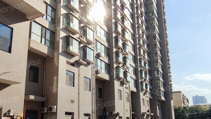 中心广场外景图