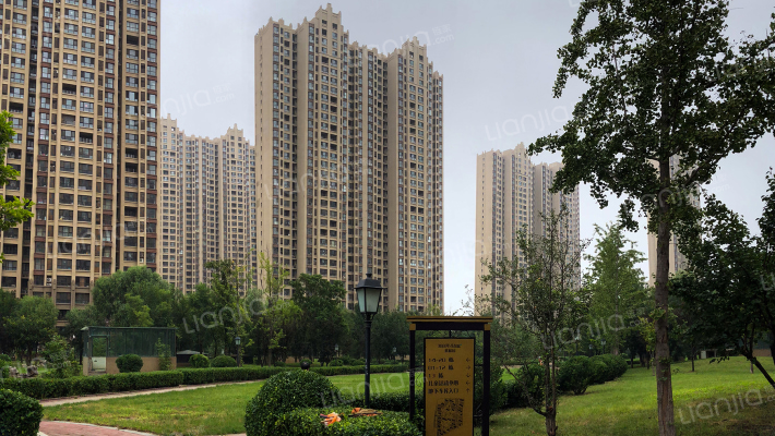 潮白河孔雀城紫藤园外景图