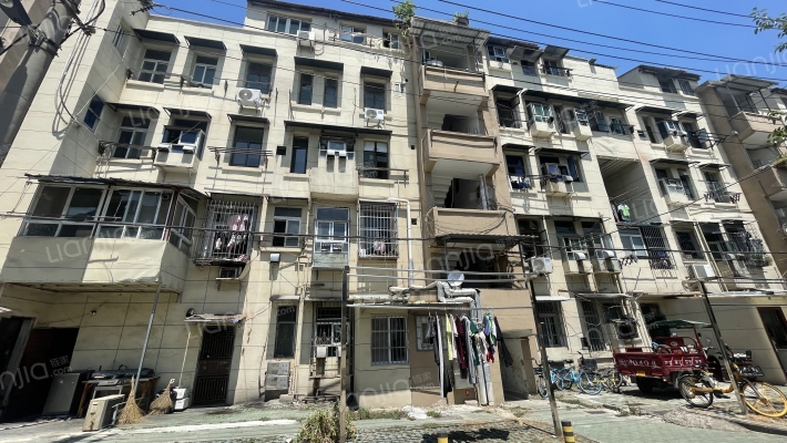 机修宿舍外景图