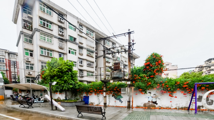 汉阳大街112号外景图