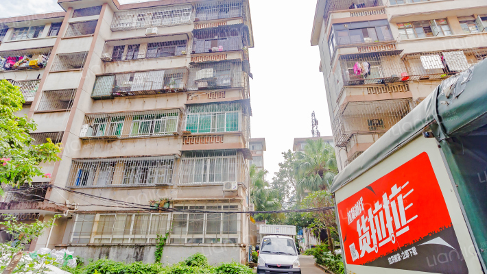 岭景小区外景图