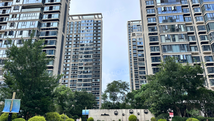 华侨城万科天鹅堡外景图