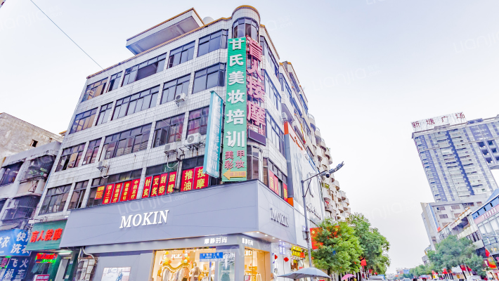 百晟广场外景图