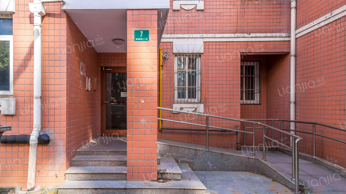 华都公寓外景图