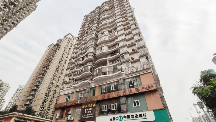 白鹤林小区外景图