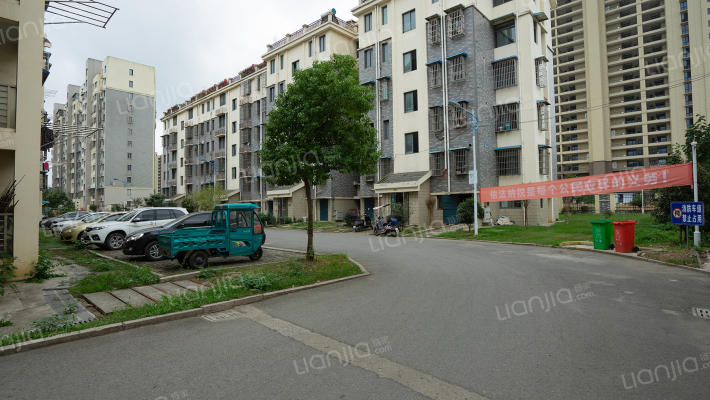 五联小区外景图