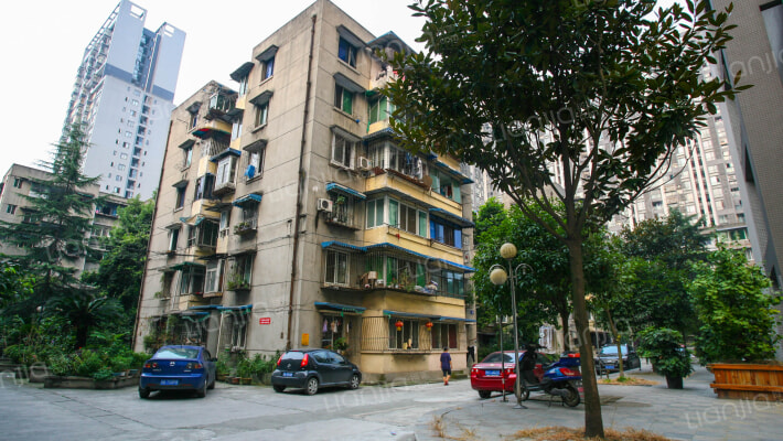 地矿人家外景图