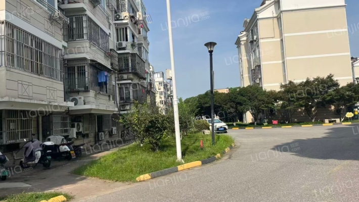 荷韵新村南区外景图