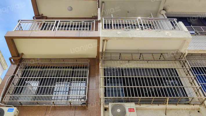 梅陇路58弄外景图