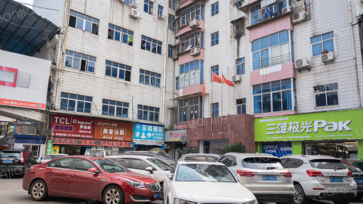 盾华住宅楼外景图