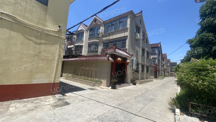 金马别墅区外景图