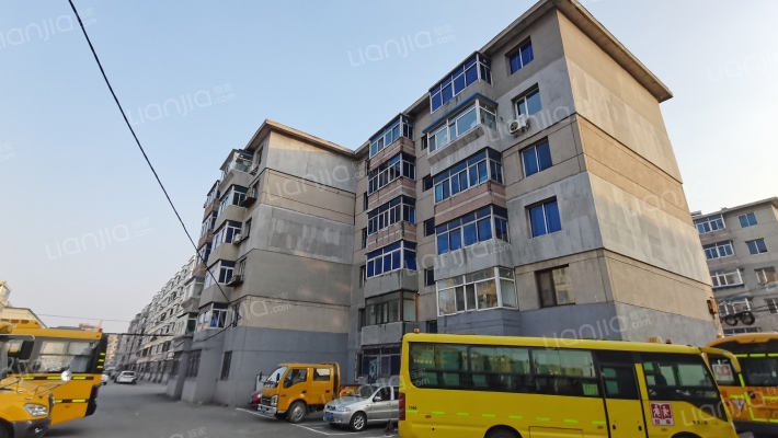 张士小区外景图