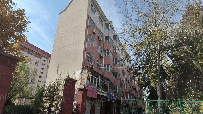 粮站宿舍外景图