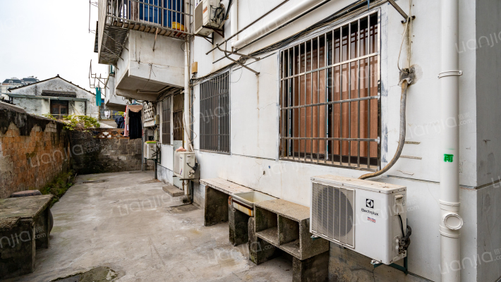 小梅园弄外景图