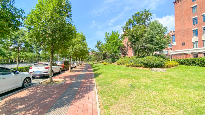 悦湖山院外景图