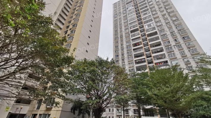 水岸金都小区外景图