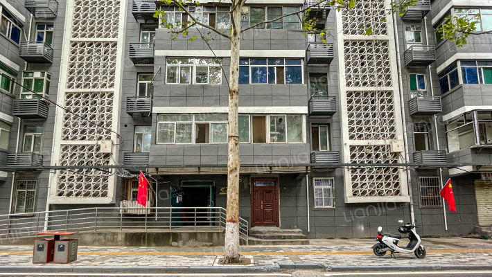 啤酒厂家属院外景图